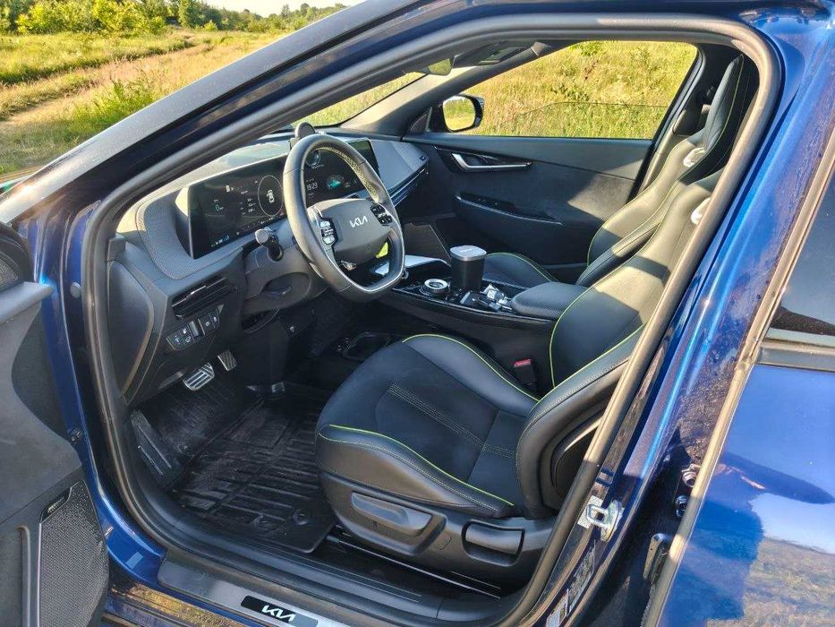 Автомобіль KIA EV6