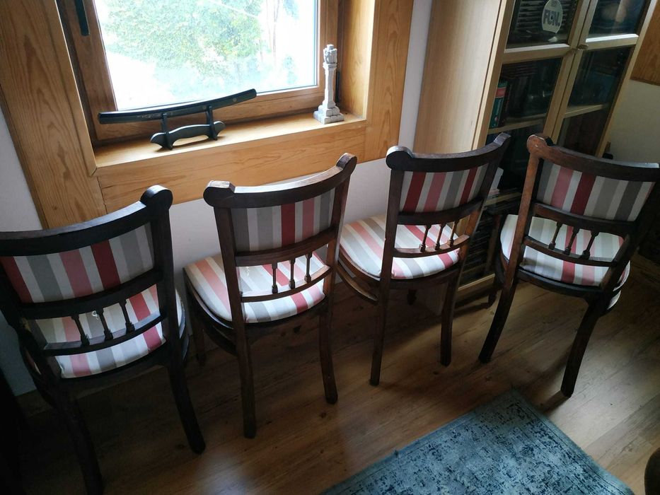 Conjunto de 4 cadeiras