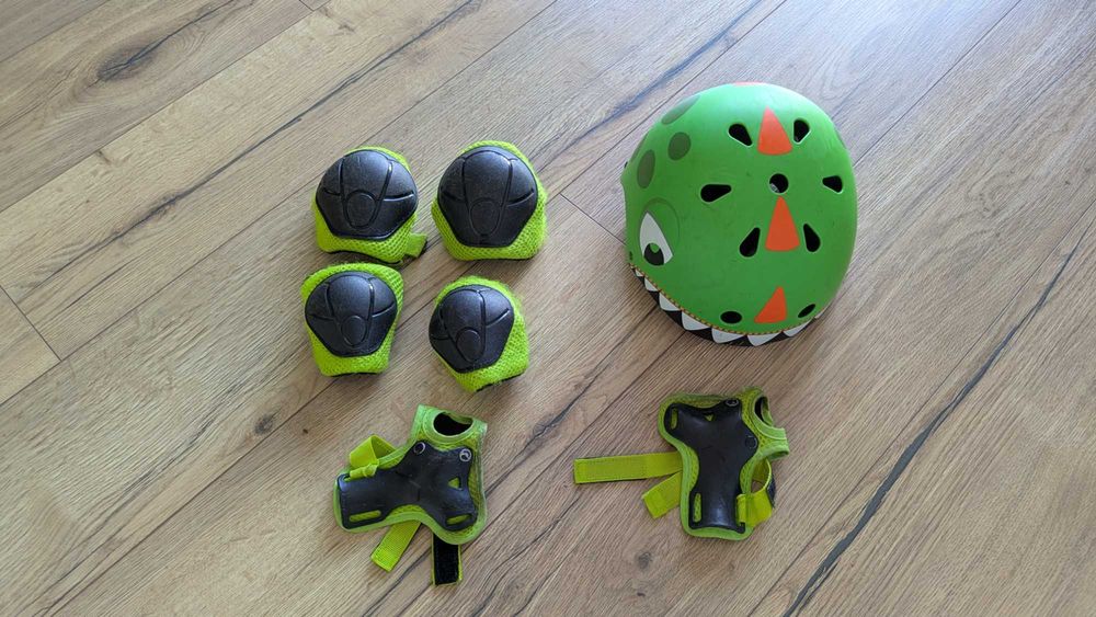 Bicicleta criança Rodas 14 Com capacete e rodinhas de apoio