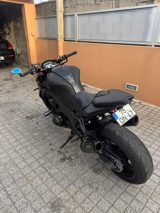 Kawasaki Z1000 black