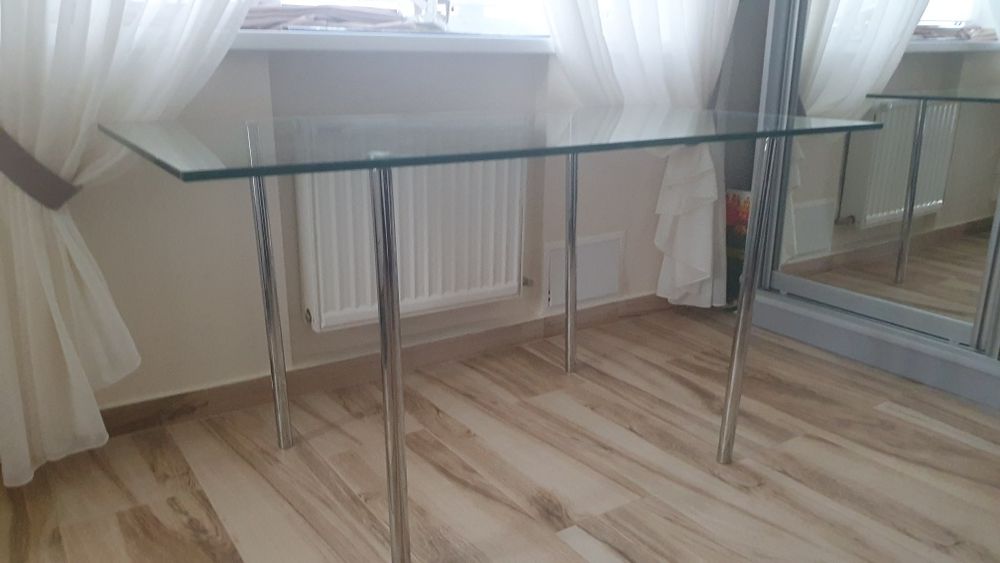 Обідній стіл скляний кухонний