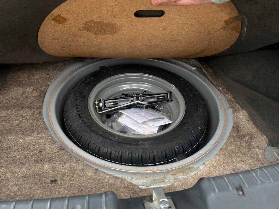 Лада Калина 1117 універсал 2011 рік машина в рідній фарбі не бита