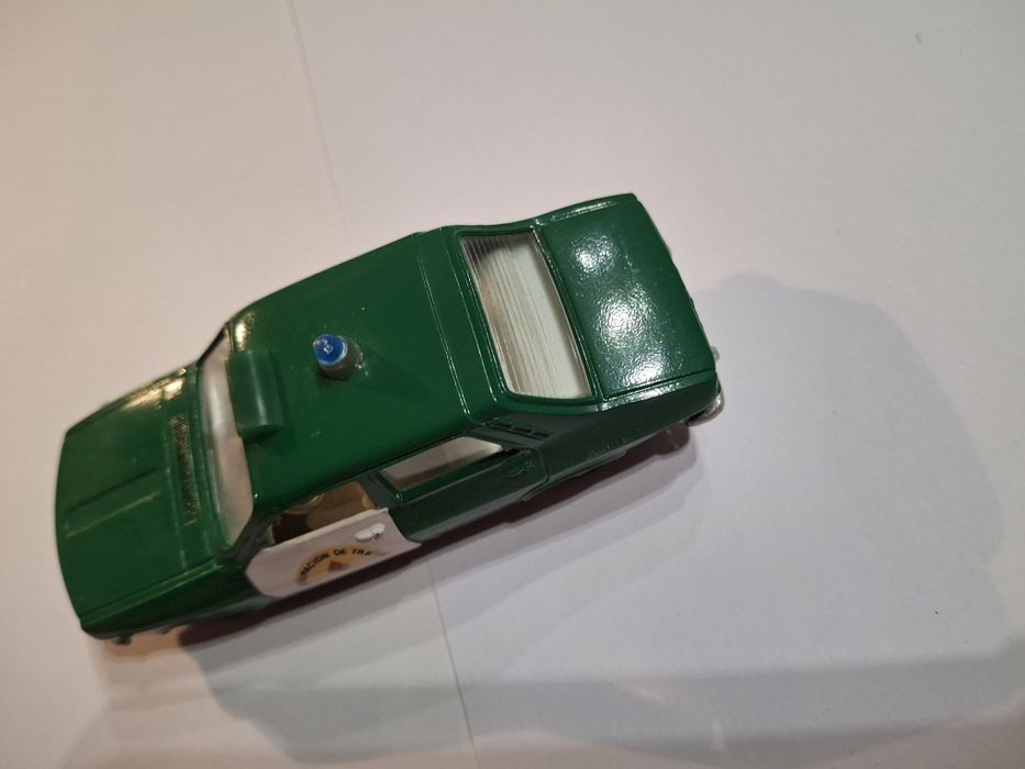 Pilen miniatura policia guardia civil renault 12