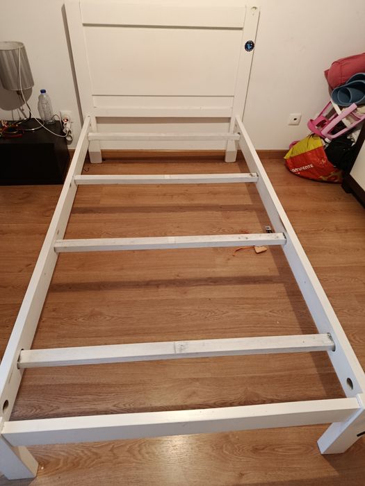 Cama solteiro 1,10*1.90 e colchão