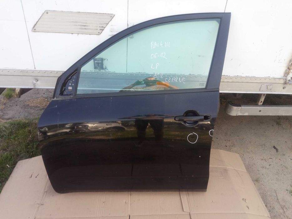 TOYOTA RAV4 III 06-12 drzwi lewe przód