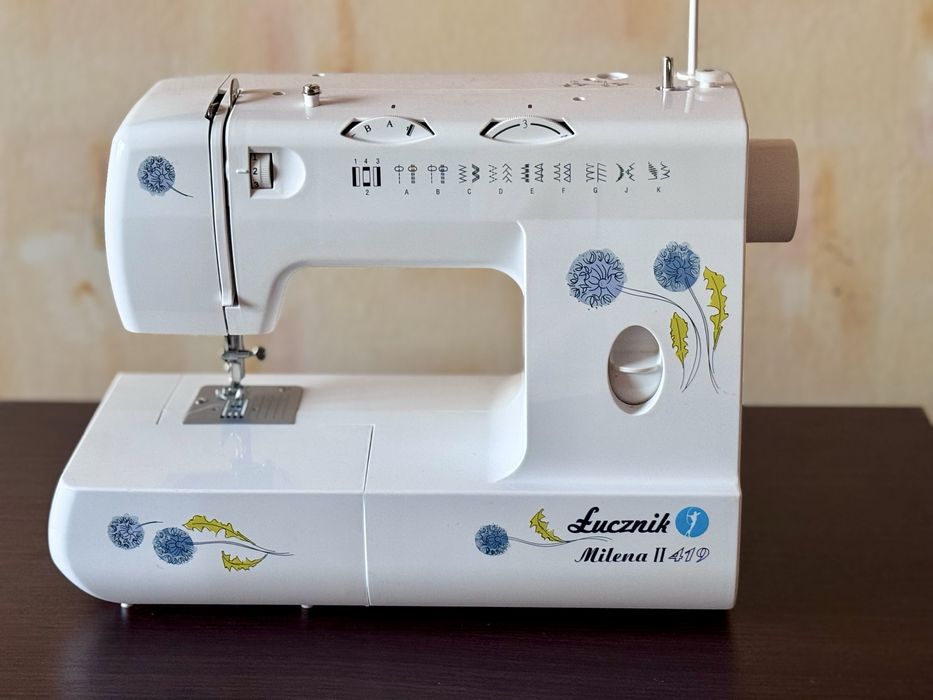 Łucznik maszyna do szycia ze stolikiem. Milena 419