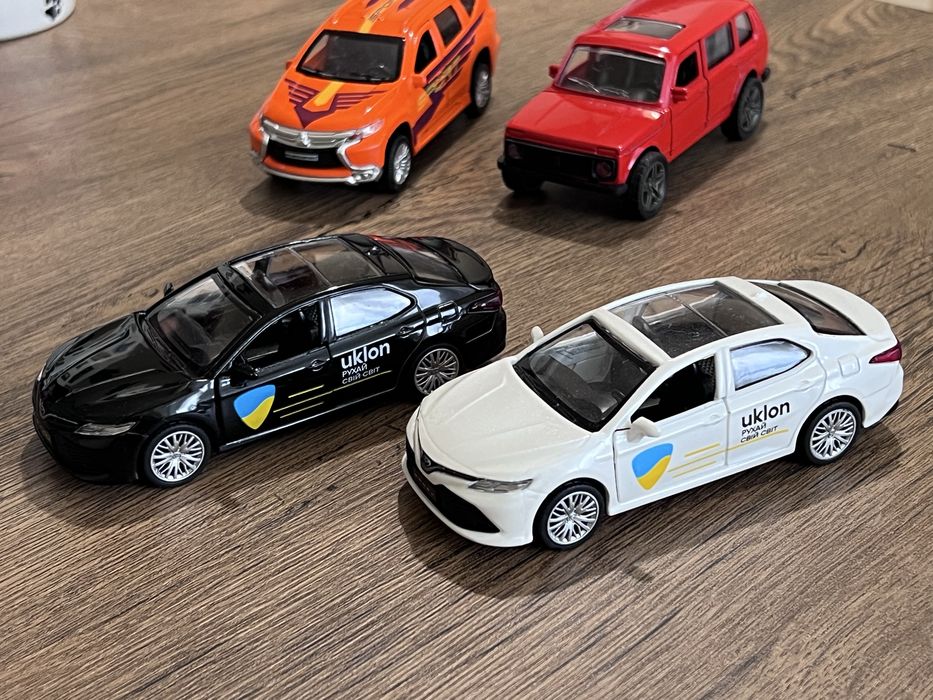 Машинки іграшкові дитячі, моделі машин