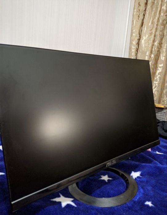 Компьютер экран Асус и системный блок Винга