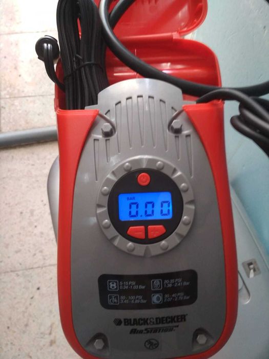 Compressor de Ar portátil para Carro BLACK & DECKER