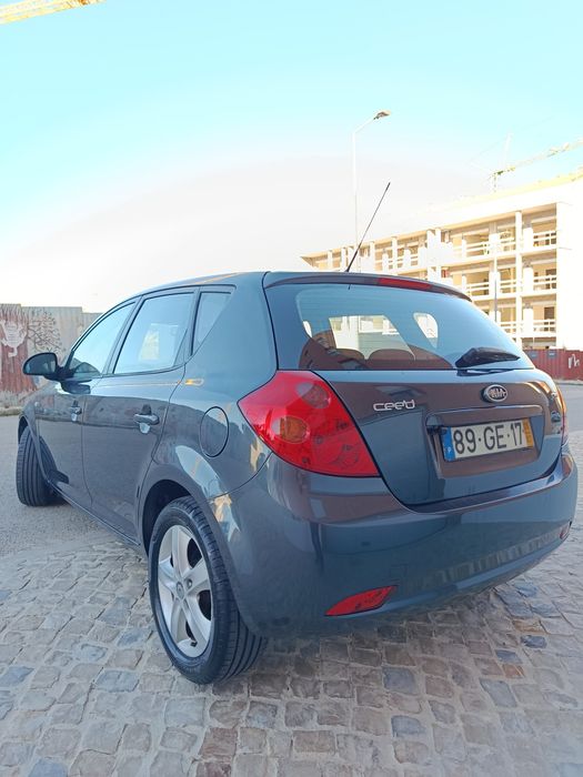 Kia Ceed CRDI 1.6 16v 115cv em muito bom estado !!!