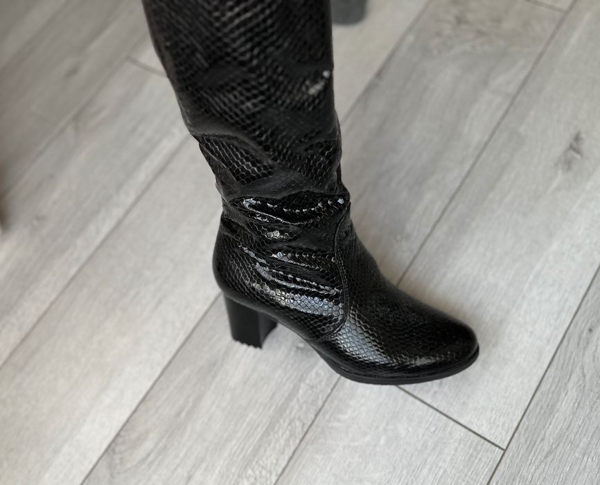 Лакові чоботи р.38