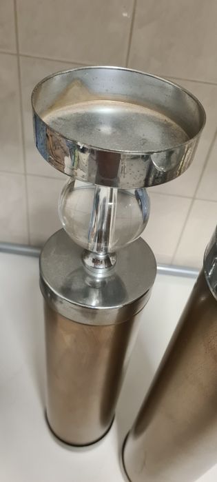 Par de Castiçais Decorativos em Metal e Vidro