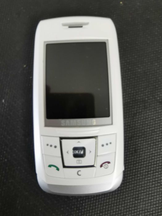 Samsung SGH-E250i - como novo na caixa com todos os acessórios.
