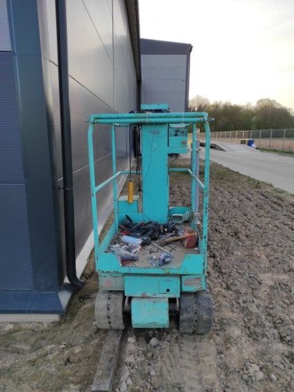 Zwyżka gąsienicowa, podnośnik koszowy