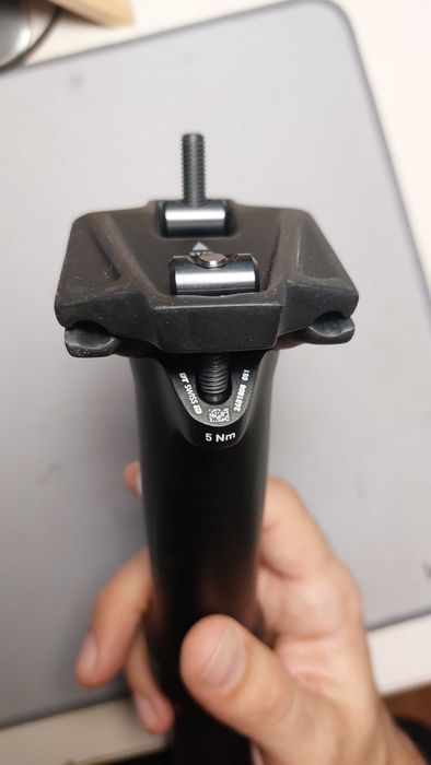 Espigão de selim telescópico DT Swiss D232 ONE 27.2mm Carbon