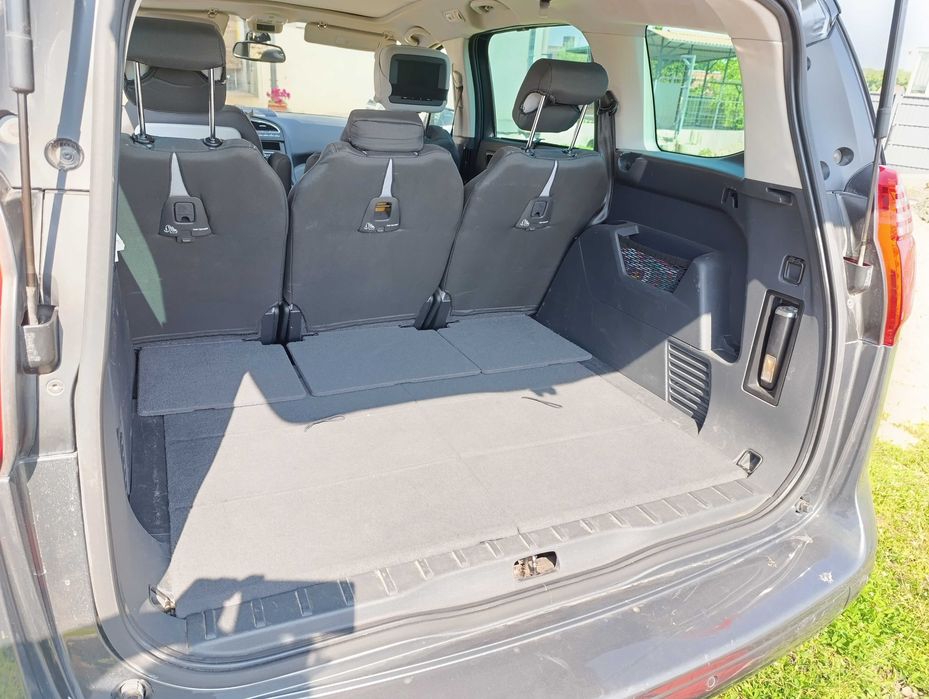 Продам Пежо 5008