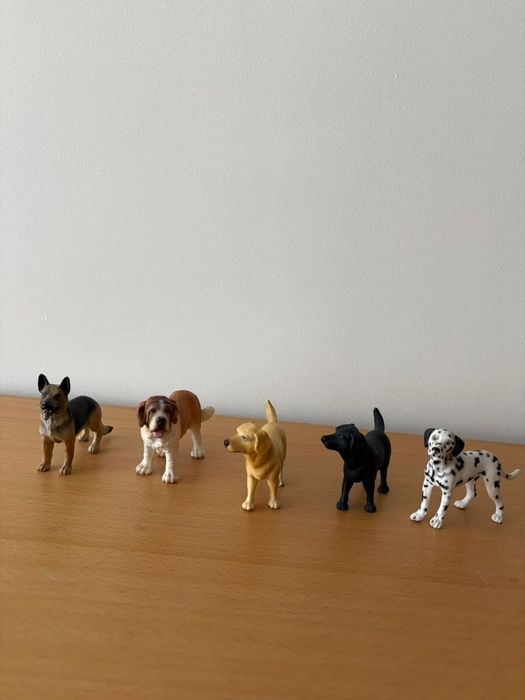 Bonecos cães miniatura