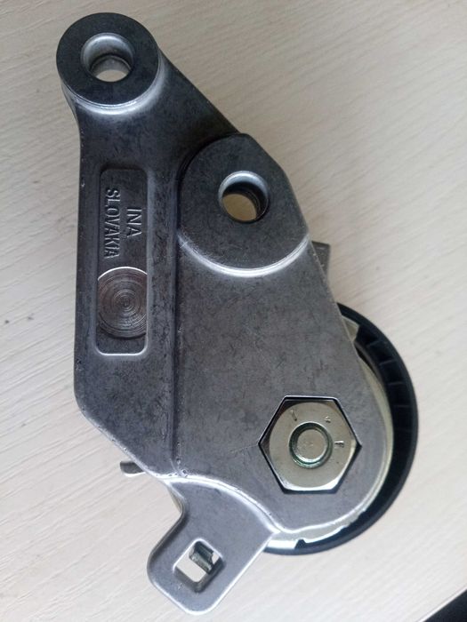 натяжитель ремня грм F550126 INA