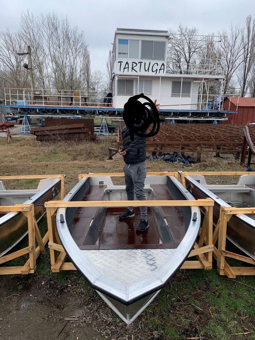 Продам човен windbot 4.0 evo