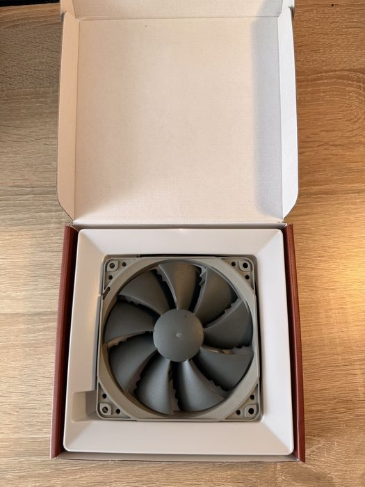 Кулер для корпуса Noctua NF-P12 redux-1700 PWM