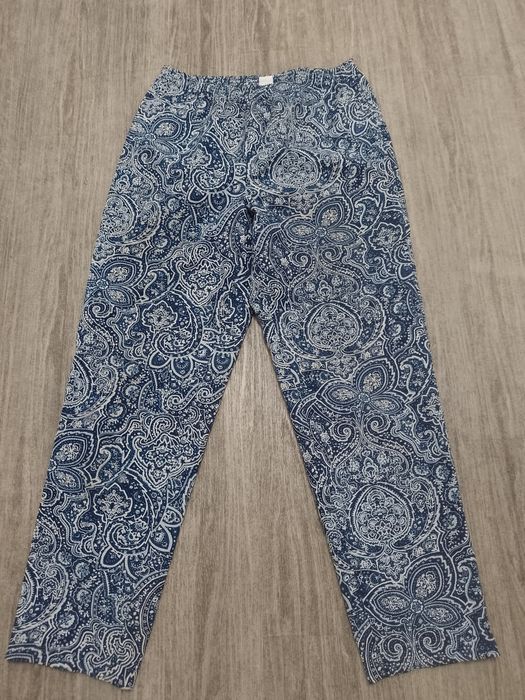 Sprzedam damskie spodnie rozmiar L/XL.
