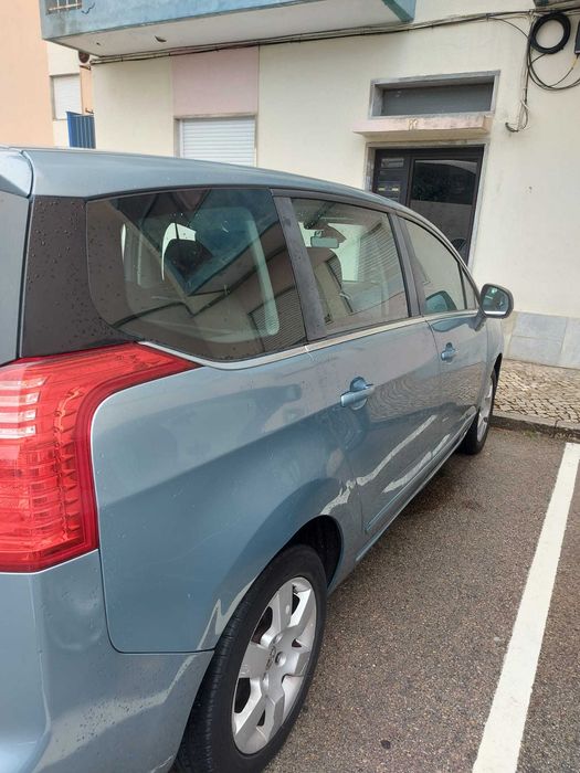 carro familial Peugeot