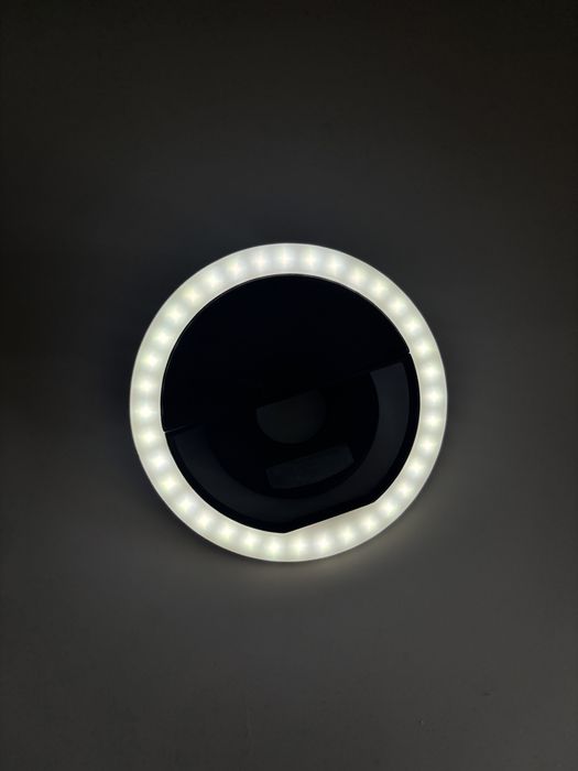 Lampka pierścieniowa LED idealna do zdjęć i nagrywania tik tok polecane viral trend trendy lampka hit modne przydatne lepsze zdjecia praktyczne fajne