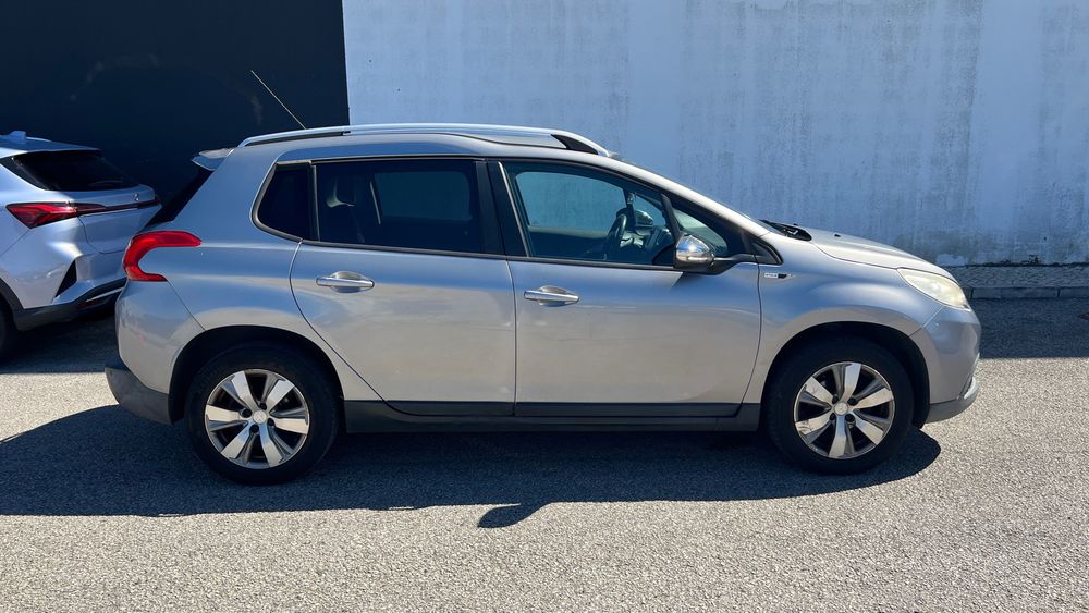 Peugeot 2008 — fotografia 3
