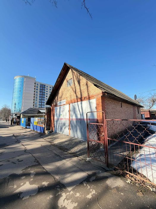МЕГА ПРИВАБЛИВА ПРОПОЗИЦІЯ в центрі під комерцію , продаж гаражу