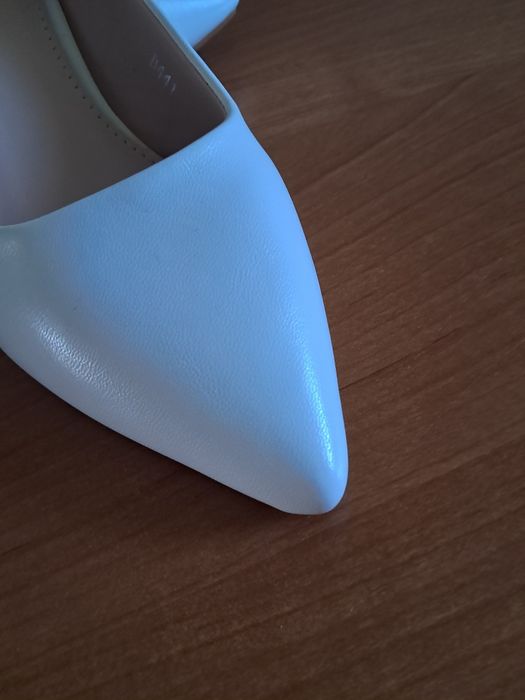 Туфли белые 38 размер