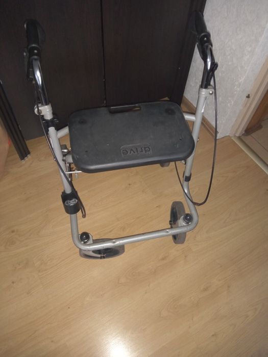 Chodzik balkonik dla seniora