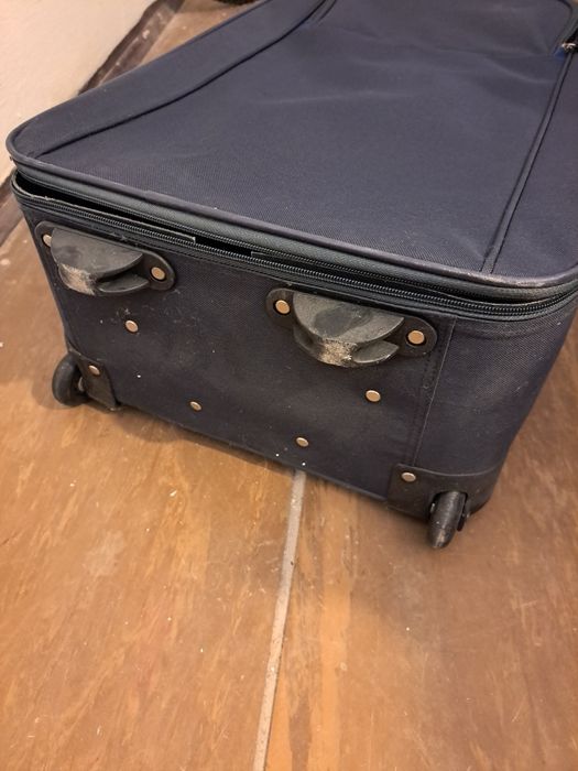 Walizka ciemnogranatowa