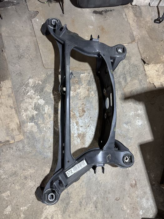 124 Мерседес. Подлокотник, подрамник, хлебница.