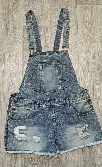 Джинсовые шорты-комбинезон, размер L