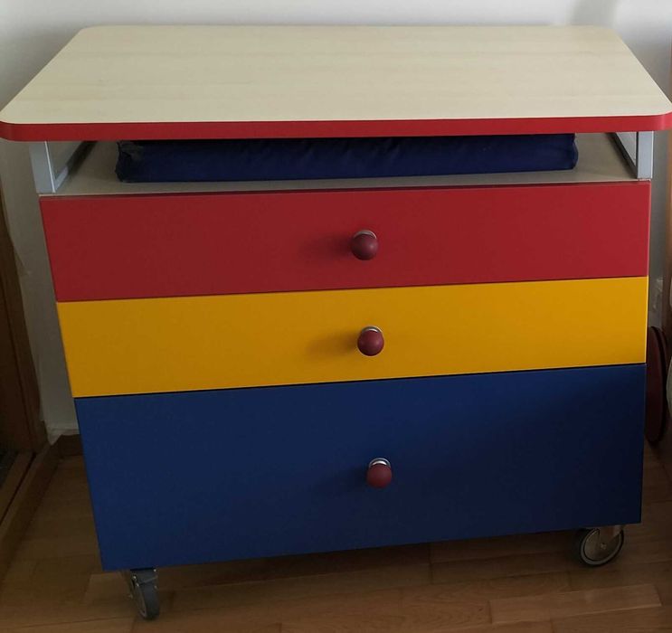 TATI per crescere-Cómoda muda fraldas + Bengaleiro(Fabrico taliano)