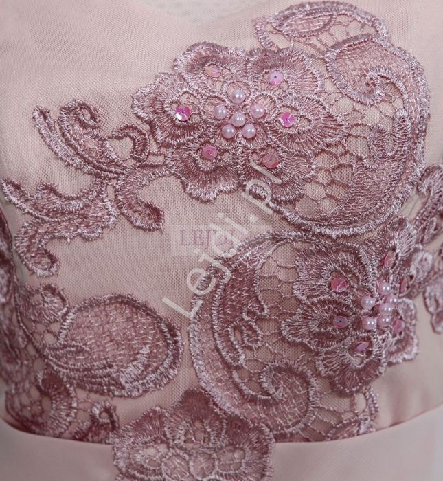 Aplikacja koronkowa śliwka