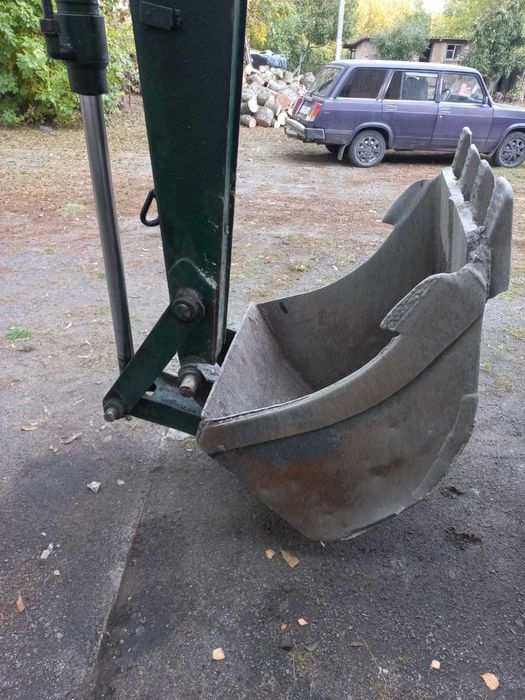 Екскаватор   юмз