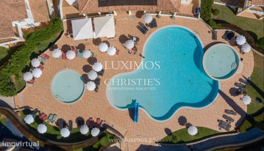 Moradia V2 mobilada e com jardim para venda em Salema, Algarve