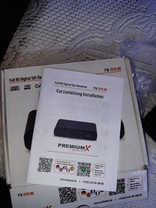 Tuner satelitarny FTA 221S HD