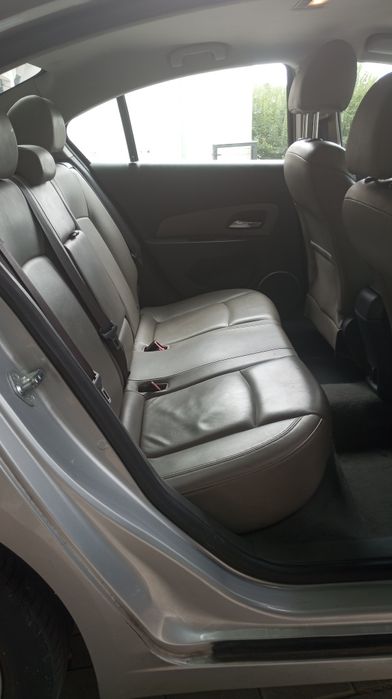 Chevrolet Cruze com caixa velocidades automáticas.