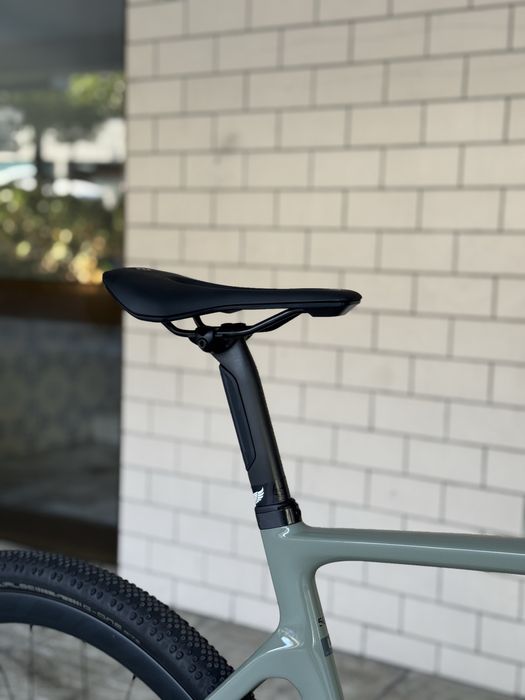 Bicicleta Gravel Scott Addict com rodas carbono