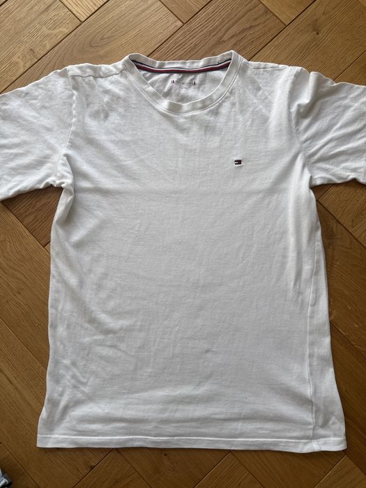 T shirt Tommy hilfiger , Guess