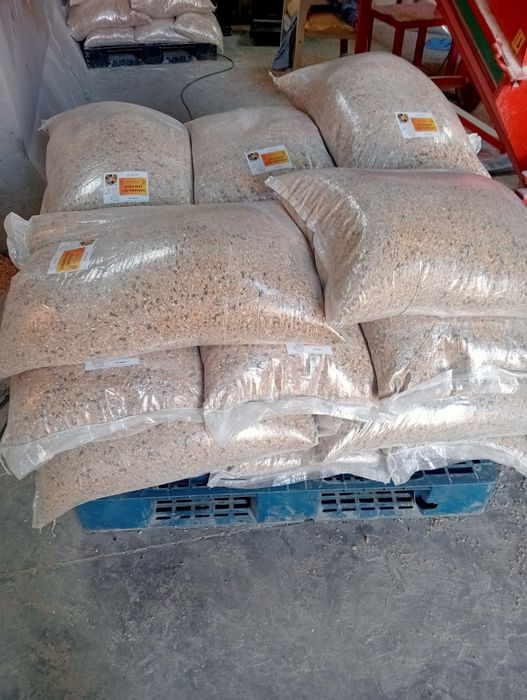 Mieszanka zboża gniecione wysyłka dla drobiu,kury kaczki,gęsi,kró