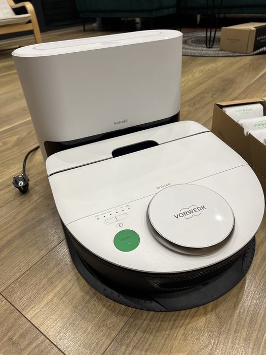 Vorwerk Kobold VR7 z bazą i akcesoriami