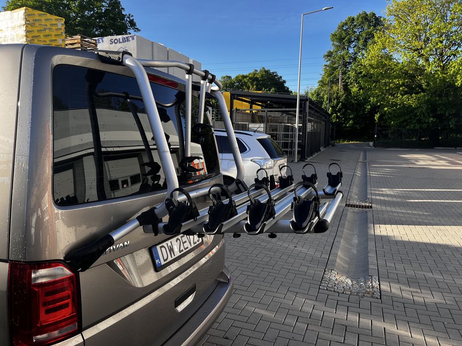 Bagażnik Thule na 4 rowery.