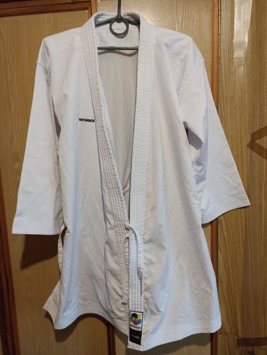 Кимоно Outshock Approved WKF без штанов и без пояса рот 160-170