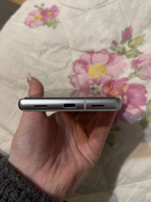 Google Pixel 7A biały