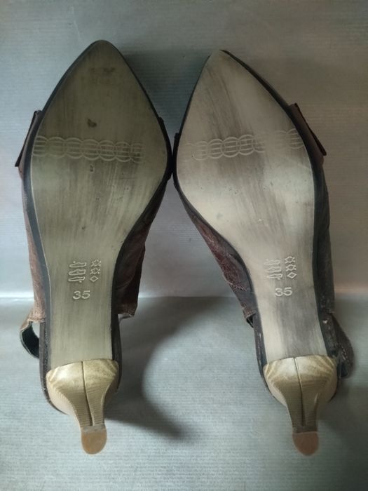 Sapatos Max tam. 35 novos com oferta