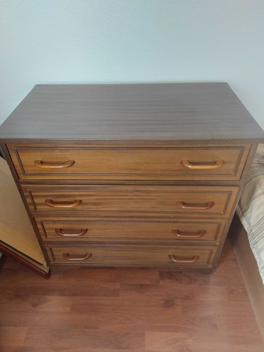 Quarto completo - Móveis, colchão, colcha e cortinados