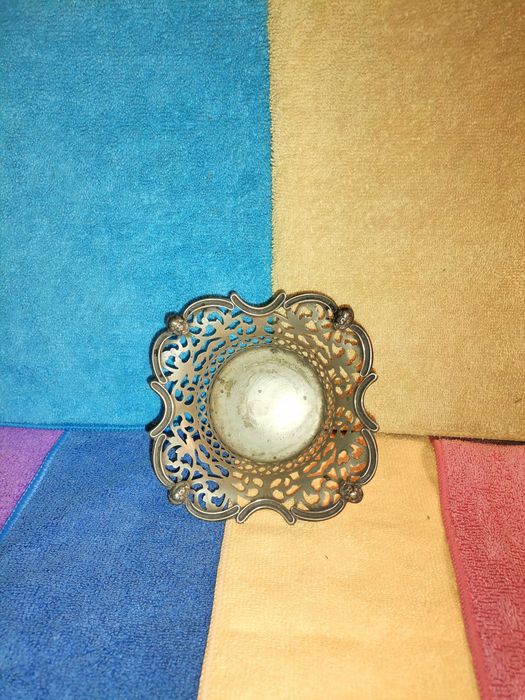 Cesta pequena metal prateado rendilhado